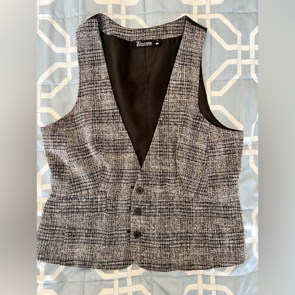 7th Ave New York and company vest size 8